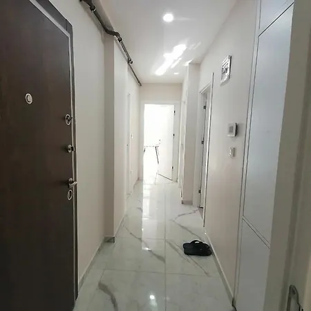 Apartment Spacious And Istanbul